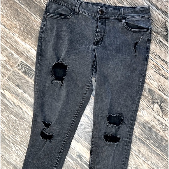 Maurice’s Sz XL Reg Distressed Black Denim Jean Jegging - Picture 10 of 10